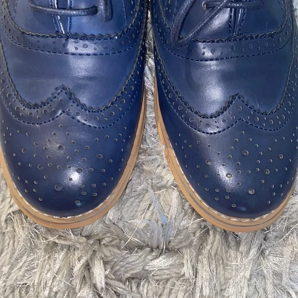 Women’s size 9 navy blue dress shoe - Picture 6 of 12